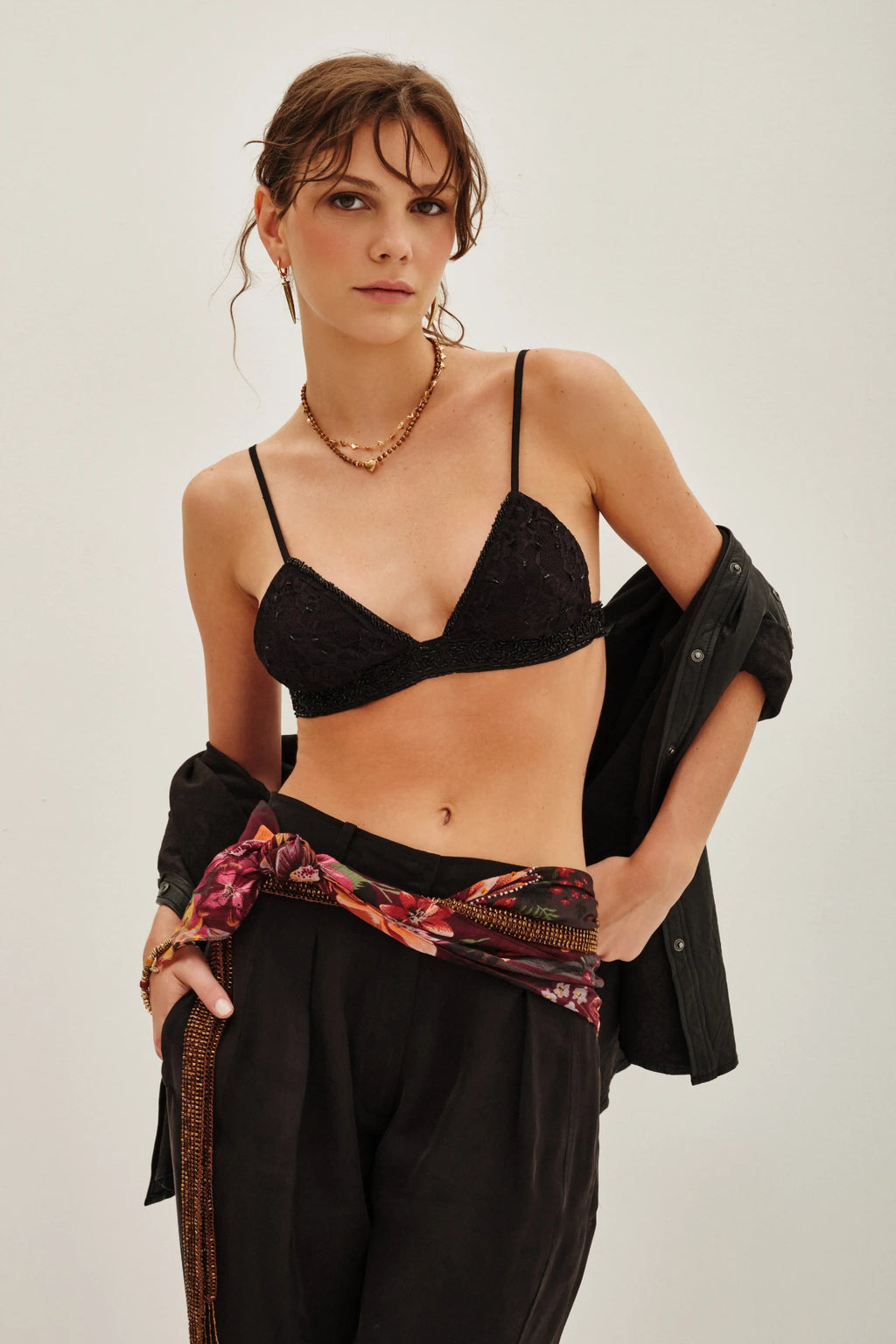 crop nusa lace