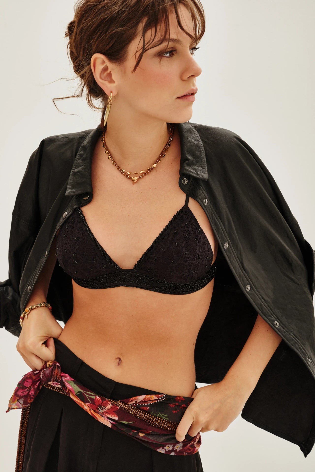 crop nusa lace