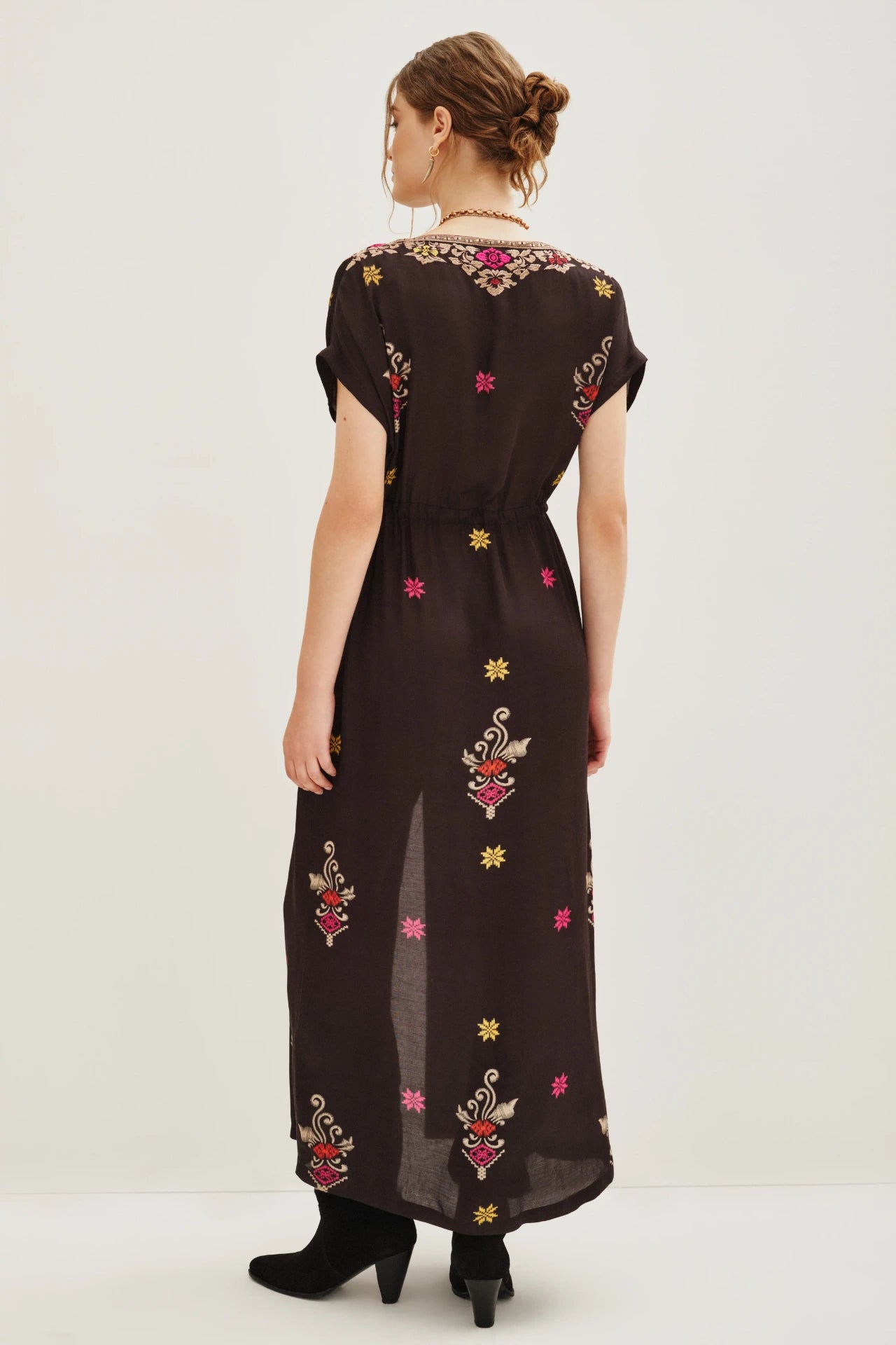 vestido buganda nomadic
